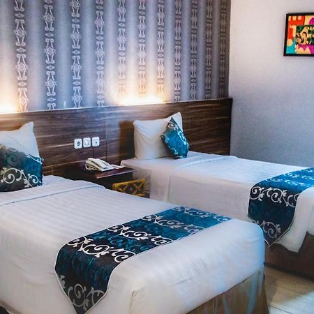 Grand Amira Hotel Solo, Azana Hotels Collection Exteriör bild