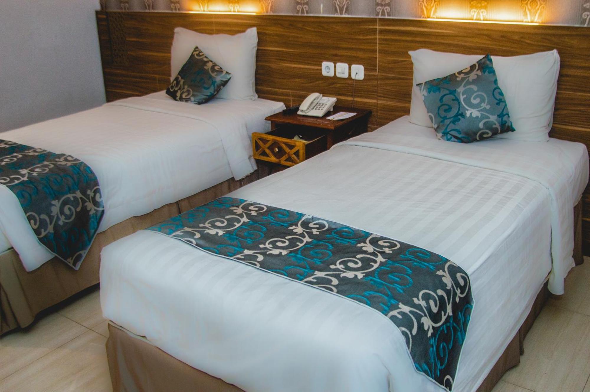 Grand Amira Hotel Solo, Azana Hotels Collection Exteriör bild