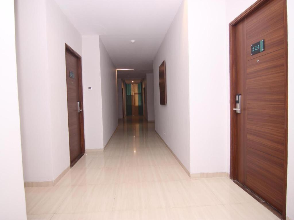 Grand Amira Hotel Solo, Azana Hotels Collection Exteriör bild