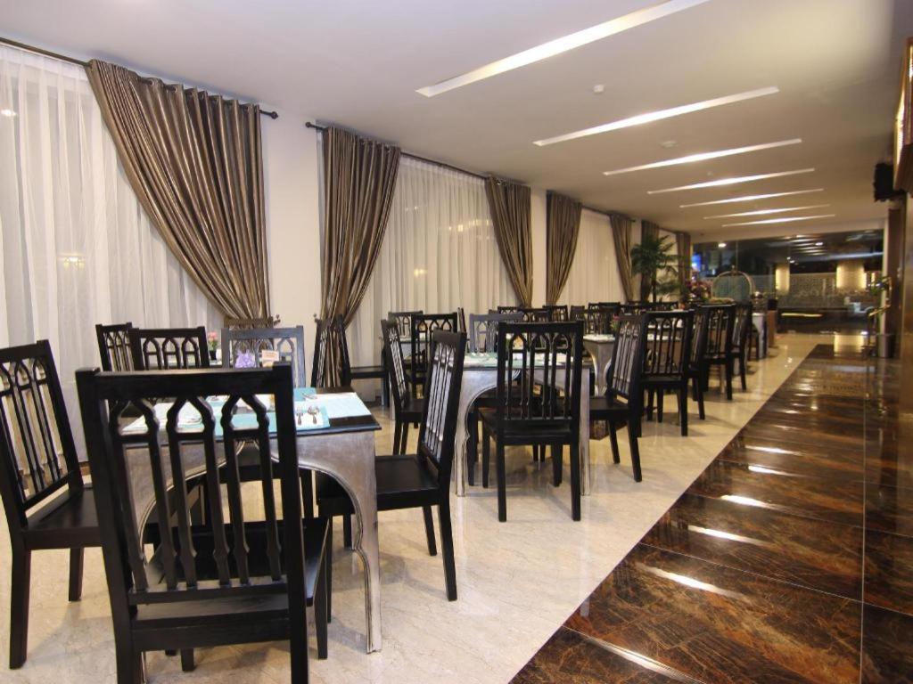 Grand Amira Hotel Solo, Azana Hotels Collection Exteriör bild