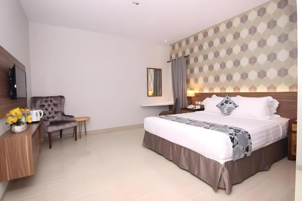 Grand Amira Hotel Solo, Azana Hotels Collection Exteriör bild