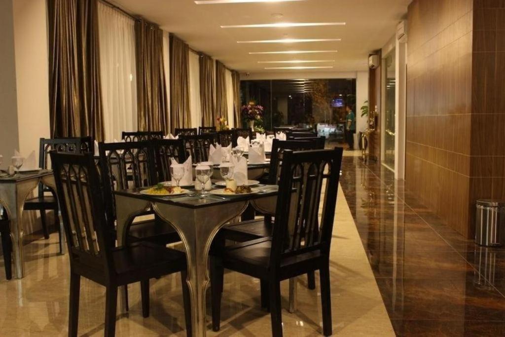 Grand Amira Hotel Solo, Azana Hotels Collection Exteriör bild