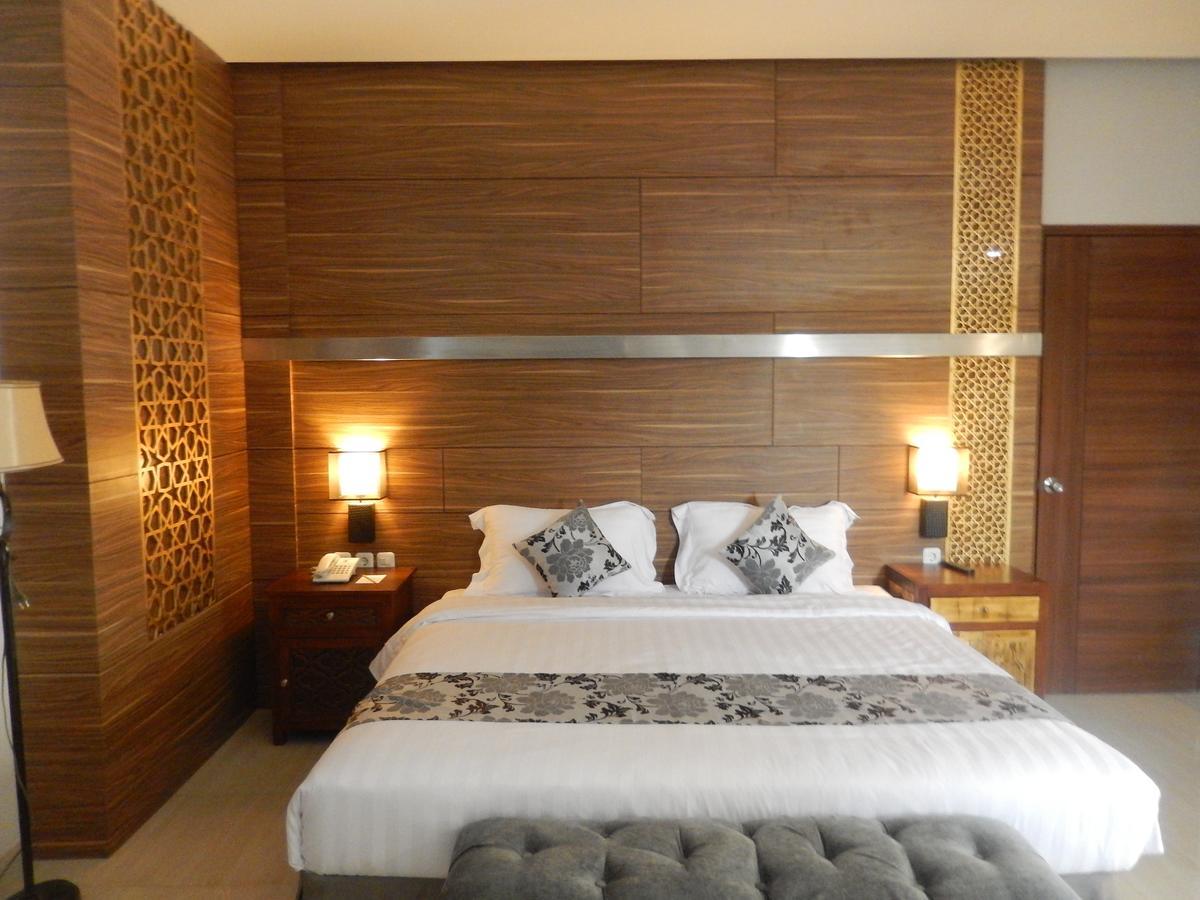 Grand Amira Hotel Solo, Azana Hotels Collection Exteriör bild