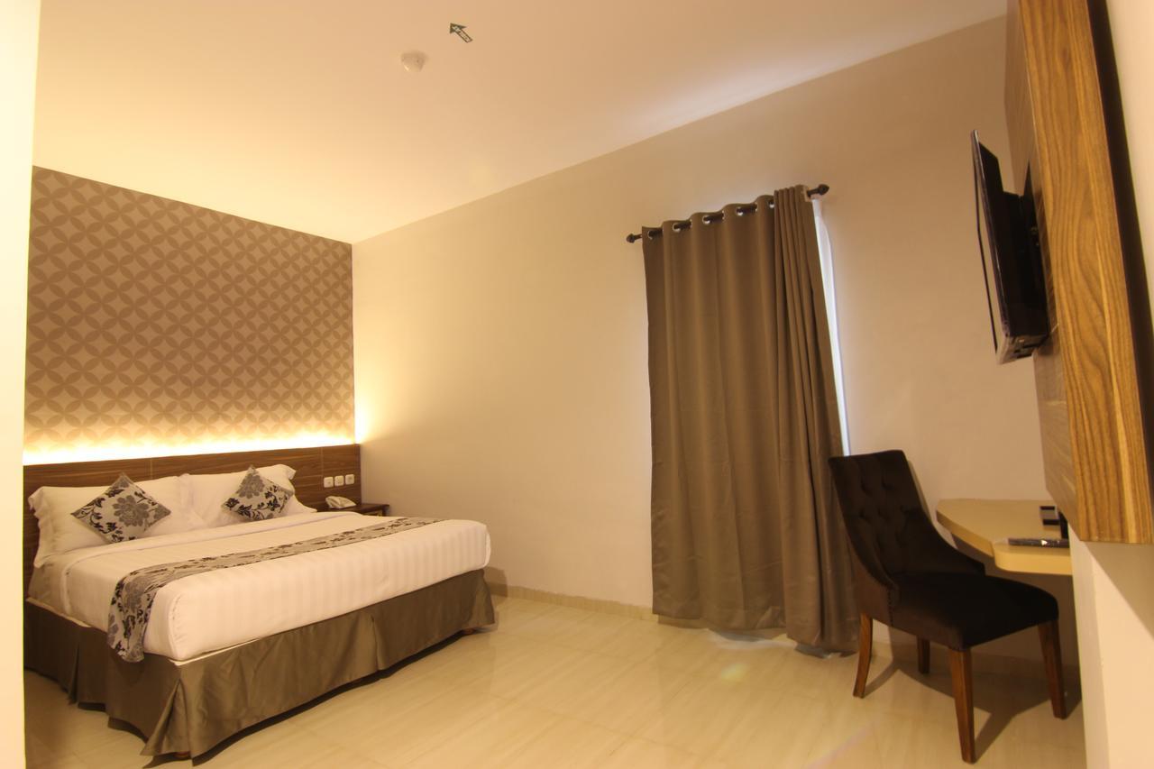Grand Amira Hotel Solo, Azana Hotels Collection Exteriör bild