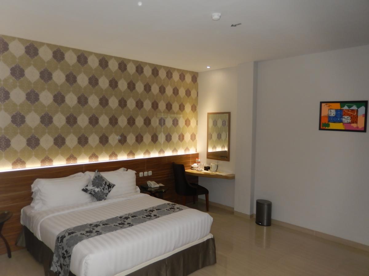 Grand Amira Hotel Solo, Azana Hotels Collection Exteriör bild
