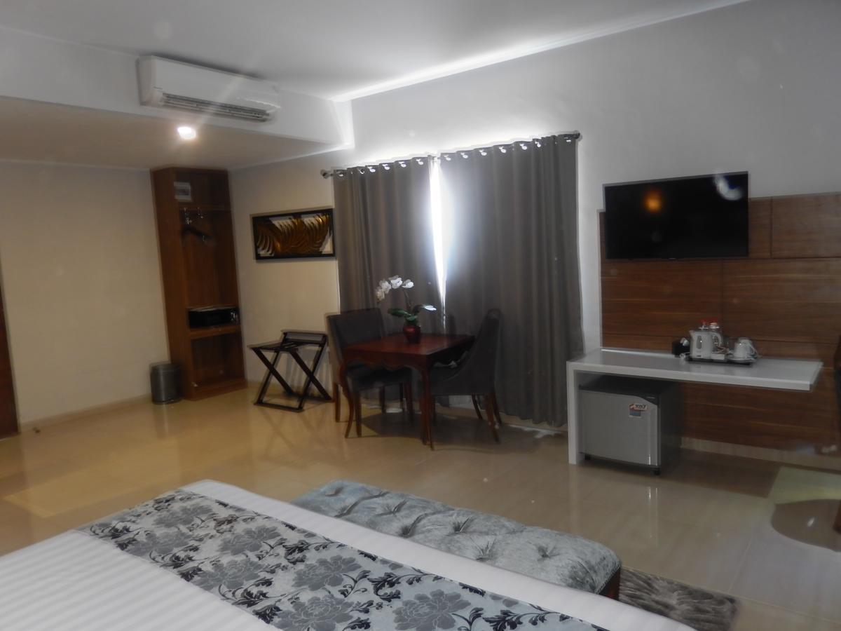Grand Amira Hotel Solo, Azana Hotels Collection Exteriör bild
