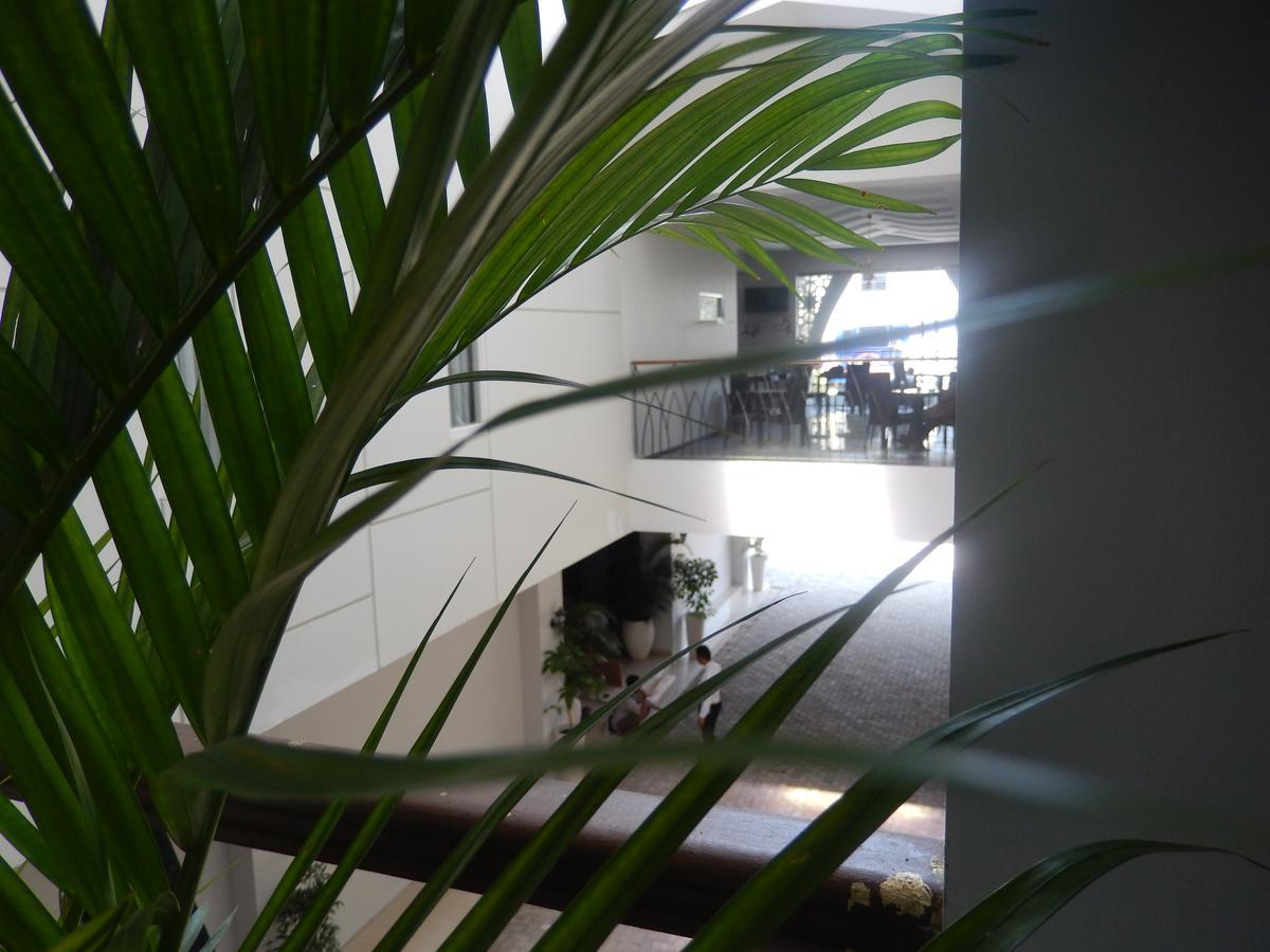 Grand Amira Hotel Solo, Azana Hotels Collection Exteriör bild